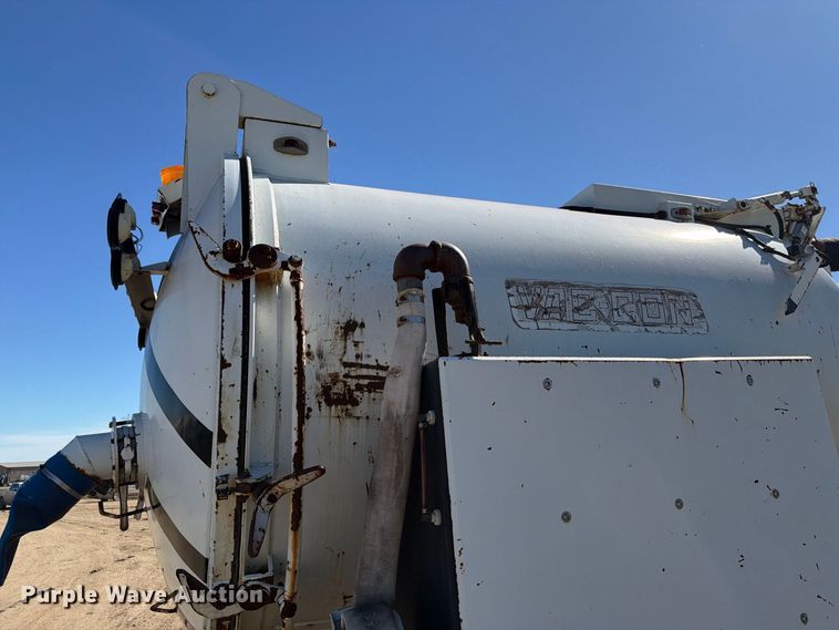 image for item FT7547 1996 International 2554 sewer jetter truck