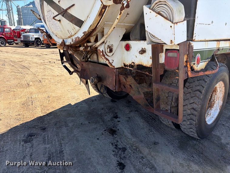 image for item FT7547 1996 International 2554 sewer jetter truck