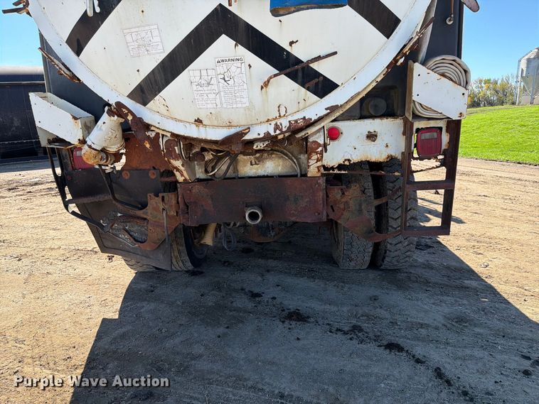 image for item FT7547 1996 International 2554 sewer jetter truck