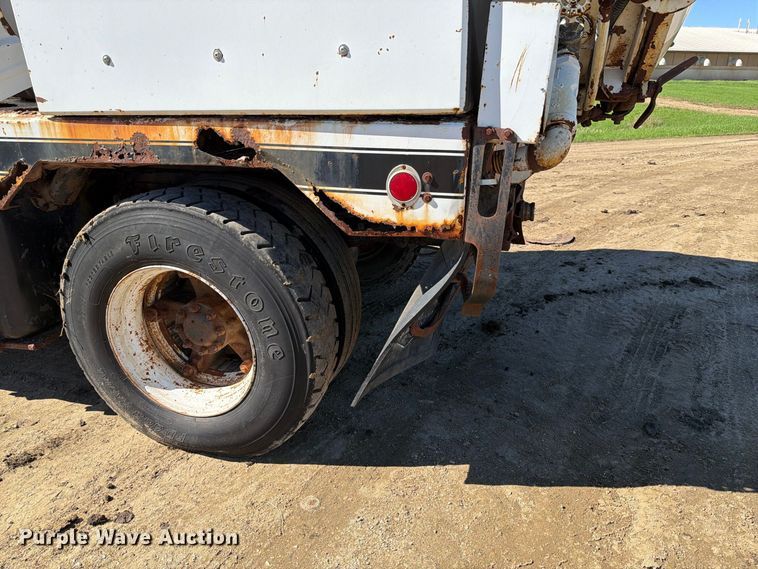 image for item FT7547 1996 International 2554 sewer jetter truck