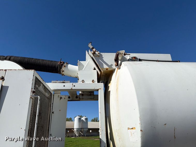 image for item FT7547 1996 International 2554 sewer jetter truck