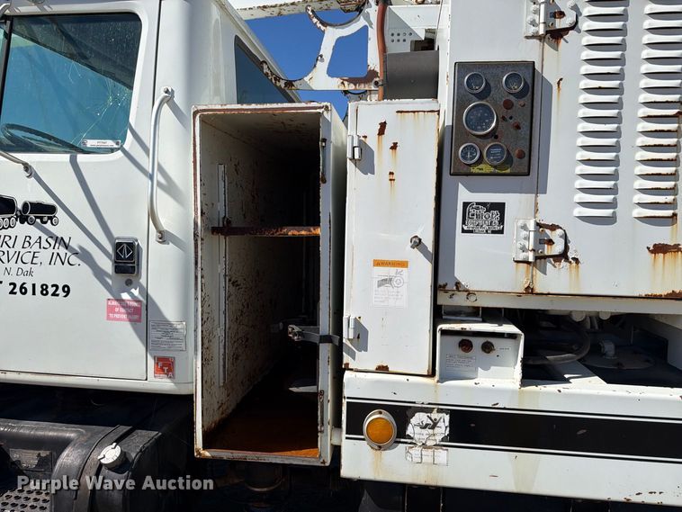 image for item FT7547 1996 International 2554 sewer jetter truck