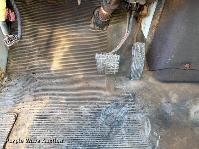 image for item FT7547 1996 International 2554 sewer jetter truck