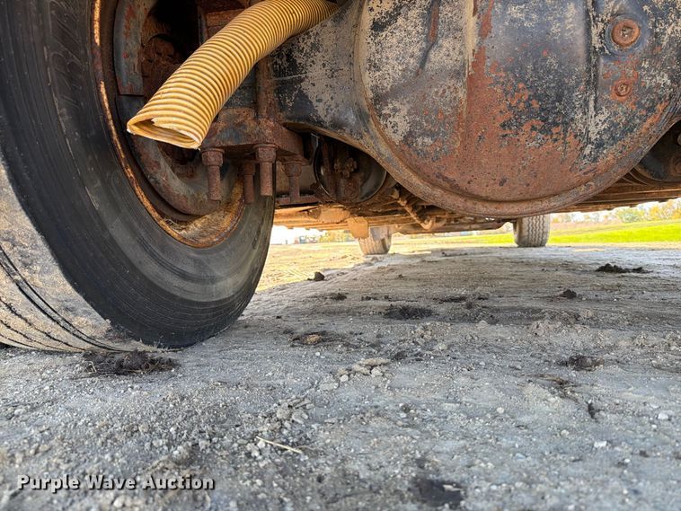 image for item FT7547 1996 International 2554 sewer jetter truck