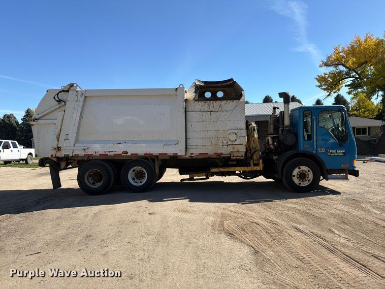image for item FT7556 2007 American Lafrance Condor refuse truck