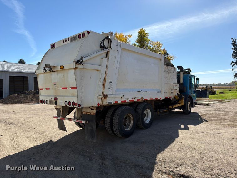 image for item FT7556 2007 American Lafrance Condor refuse truck