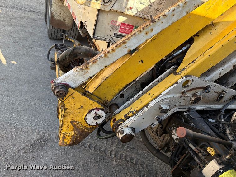 image for item FT7556 2007 American Lafrance Condor refuse truck