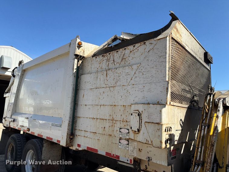 image for item FT7556 2007 American Lafrance Condor refuse truck