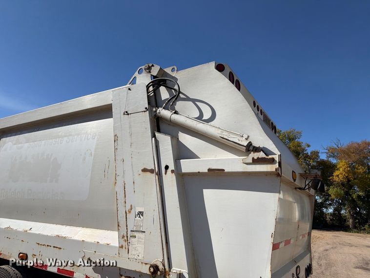 image for item FT7556 2007 American Lafrance Condor refuse truck