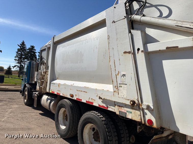 image for item FT7556 2007 American Lafrance Condor refuse truck
