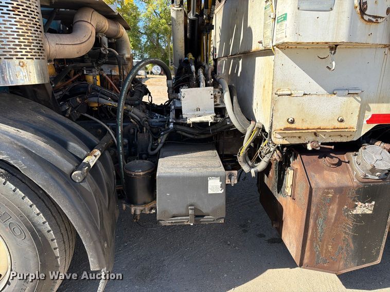 image for item FT7556 2007 American Lafrance Condor refuse truck