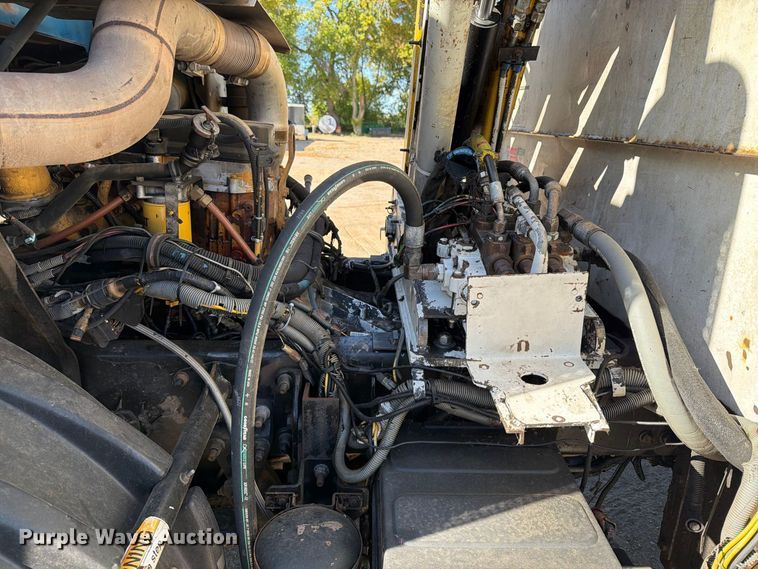 image for item FT7556 2007 American Lafrance Condor refuse truck