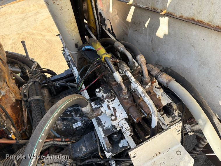 image for item FT7556 2007 American Lafrance Condor refuse truck