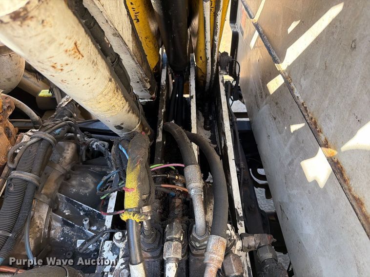 image for item FT7556 2007 American Lafrance Condor refuse truck