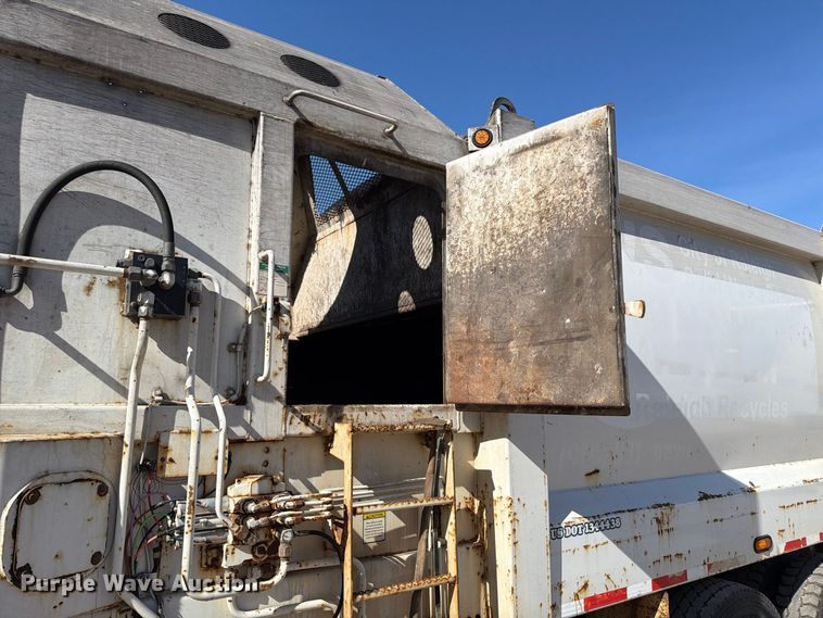 image for item FT7556 2007 American Lafrance Condor refuse truck