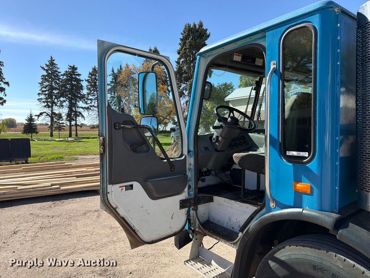 image for item FT7556 2007 American Lafrance Condor refuse truck