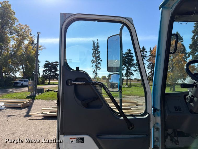image for item FT7556 2007 American Lafrance Condor refuse truck