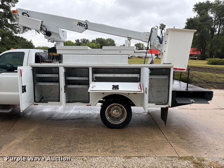 image for item FT8101 2015 Ford F450 Super Duty bucket truck