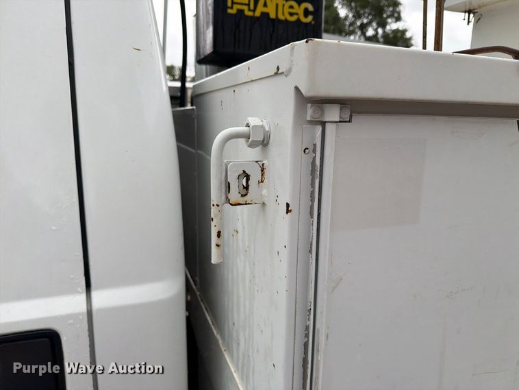 image for item FT8101 2015 Ford F450 Super Duty bucket truck