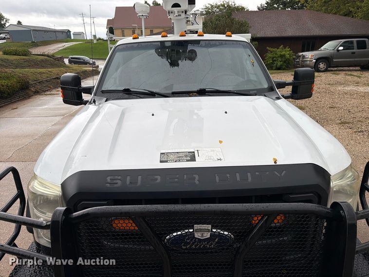 image for item FT8101 2015 Ford F450 Super Duty bucket truck