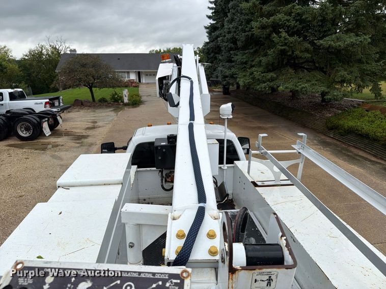 image for item FT8101 2015 Ford F450 Super Duty bucket truck