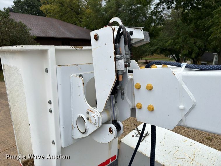 image for item FT8101 2015 Ford F450 Super Duty bucket truck