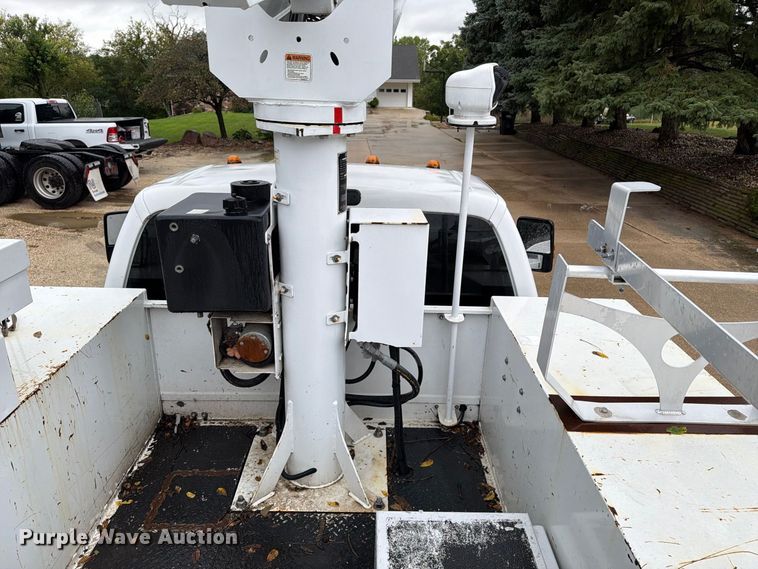 image for item FT8101 2015 Ford F450 Super Duty bucket truck