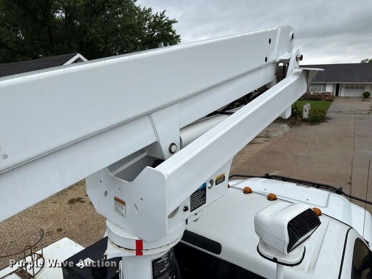image for item FT8101 2015 Ford F450 Super Duty bucket truck