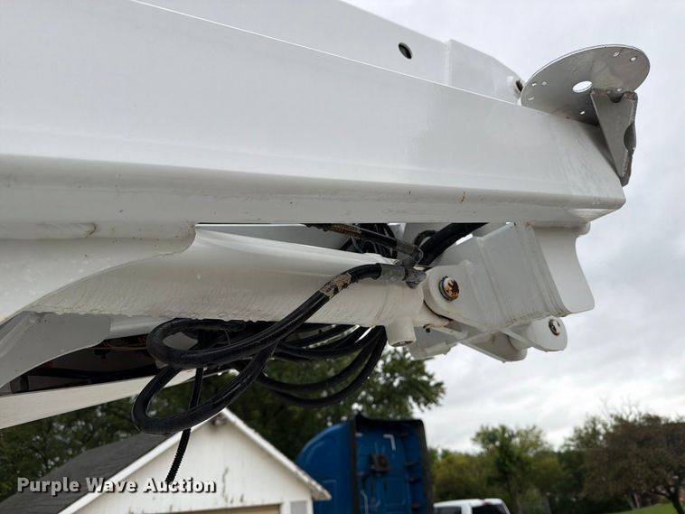 image for item FT8101 2015 Ford F450 Super Duty bucket truck