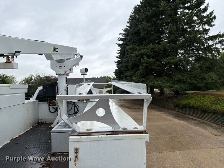 image for item FT8101 2015 Ford F450 Super Duty bucket truck