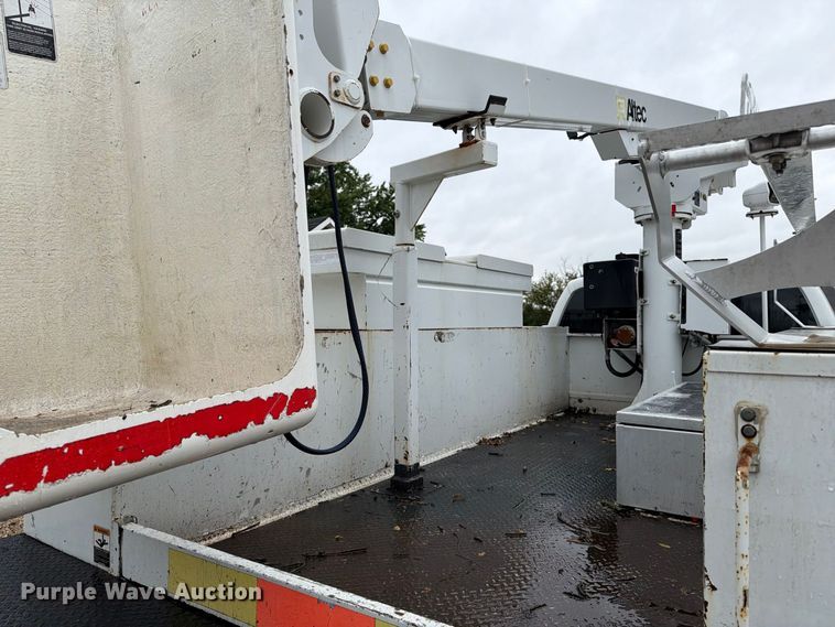 image for item FT8101 2015 Ford F450 Super Duty bucket truck