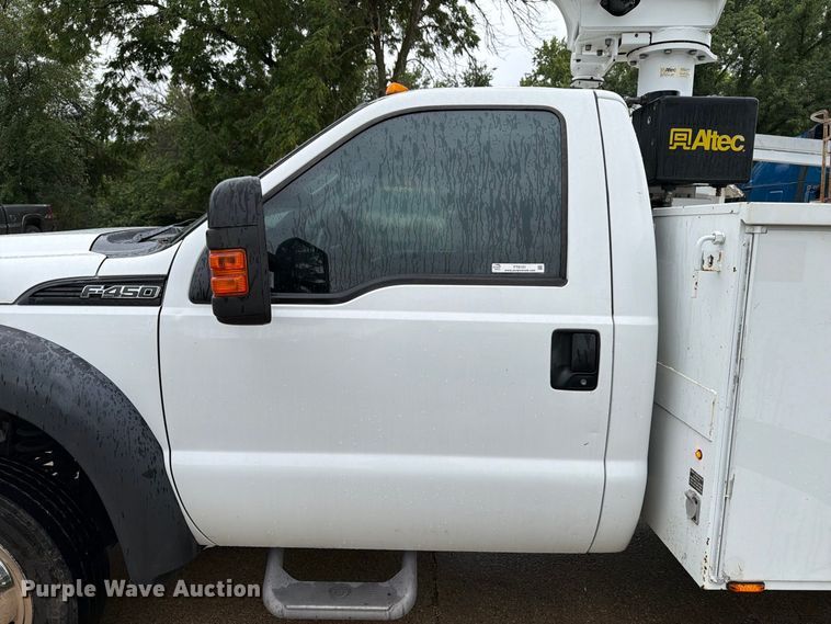 image for item FT8101 2015 Ford F450 Super Duty bucket truck