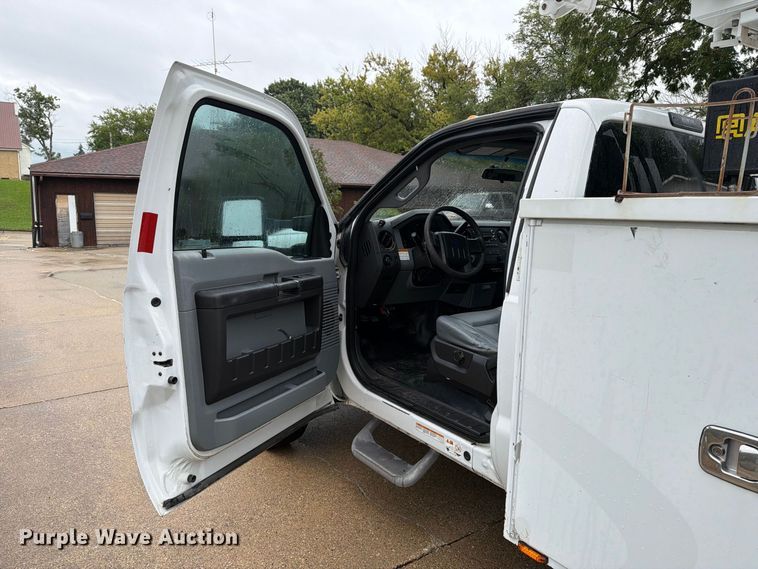 image for item FT8101 2015 Ford F450 Super Duty bucket truck