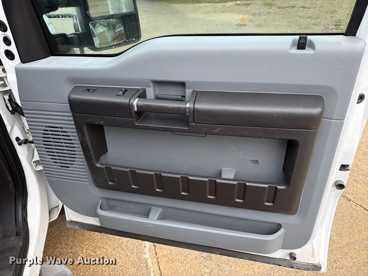 image for item FT8101 2015 Ford F450 Super Duty bucket truck