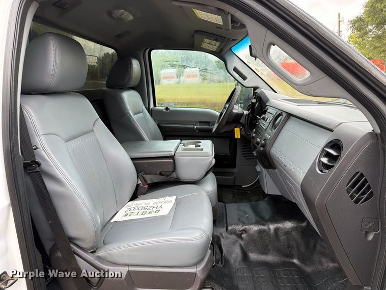 image for item FT8101 2015 Ford F450 Super Duty bucket truck