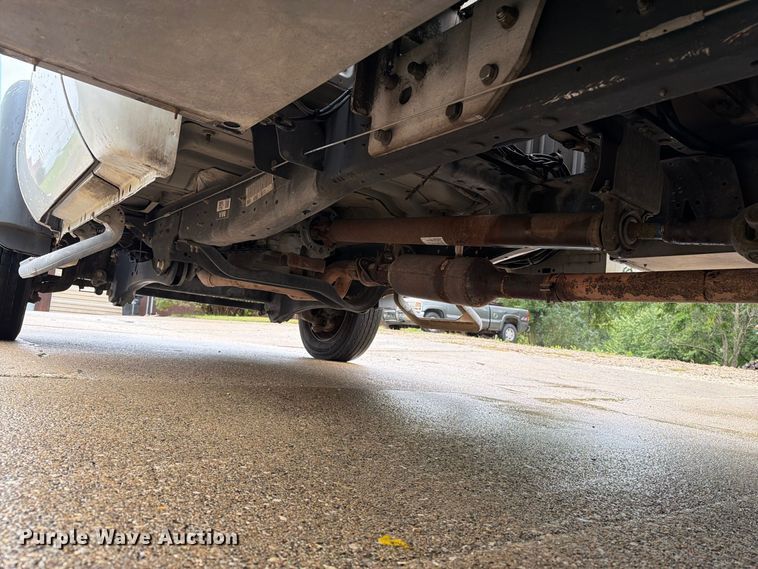 image for item FT8101 2015 Ford F450 Super Duty bucket truck