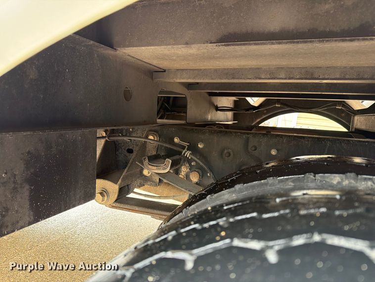 image for item FT8101 2015 Ford F450 Super Duty bucket truck