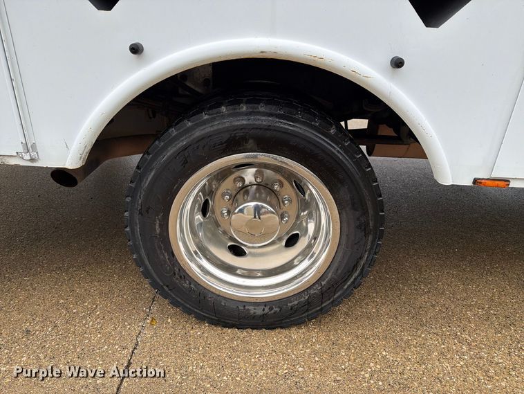 image for item FT8101 2015 Ford F450 Super Duty bucket truck