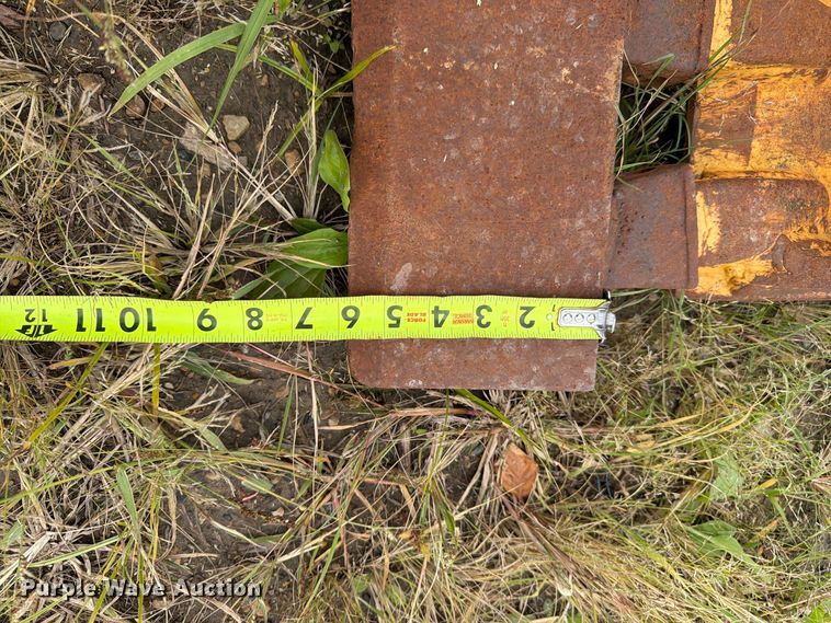 image for item FT8138 2018 John Deere AT395792 excavator bucket