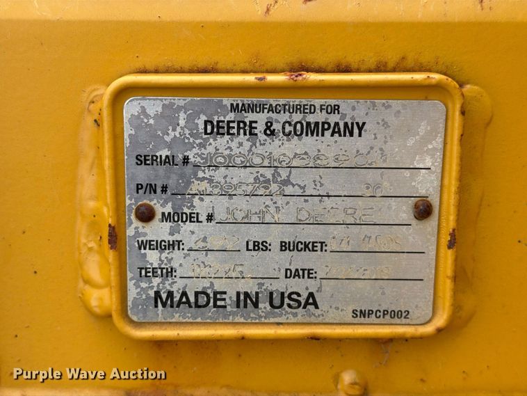 image for item FT8138 2018 John Deere AT395792 excavator bucket