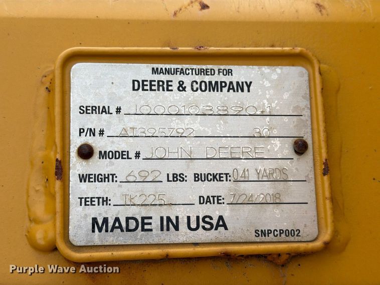 image for item FT8138 2018 John Deere AT395792 excavator bucket