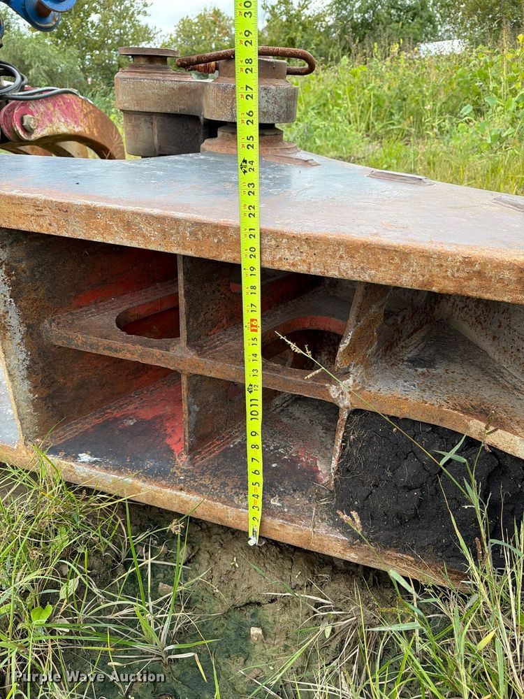 image for item FT8144 Morbark M60 excavator debris shear