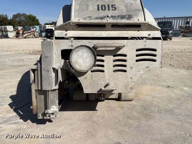 image for item FU0553 2005 Soff-Cut GX-4200 concrete saw