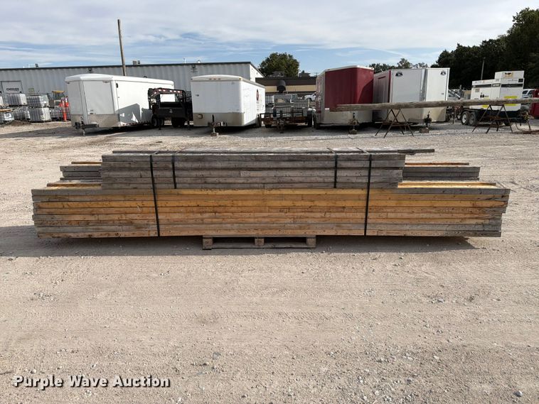 image for item FU0579 Approximately 36 ceiling joist