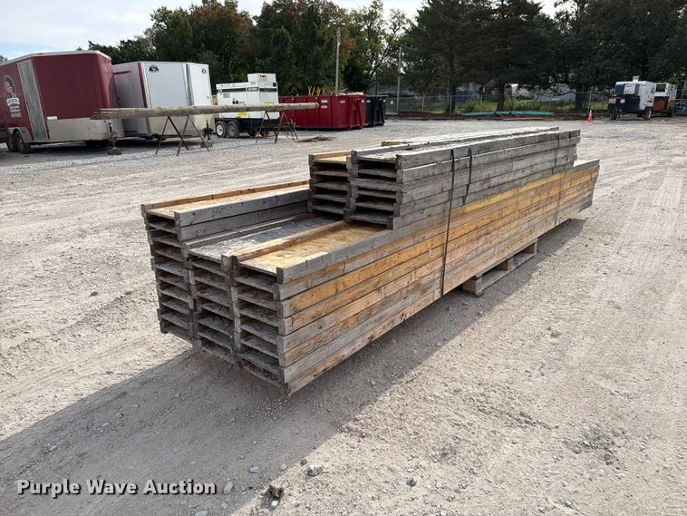 image for item FU0579 Approximately 36 ceiling joist