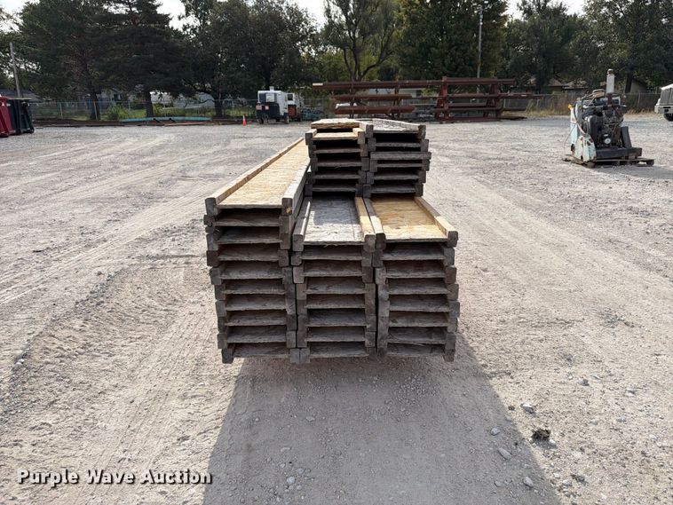 image for item FU0579 Approximately 36 ceiling joist