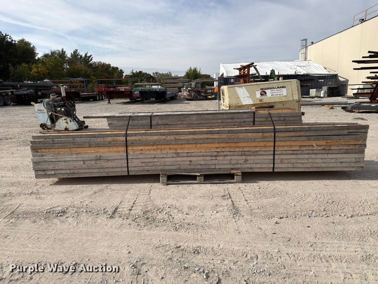 image for item FU0579 Approximately 36 ceiling joist