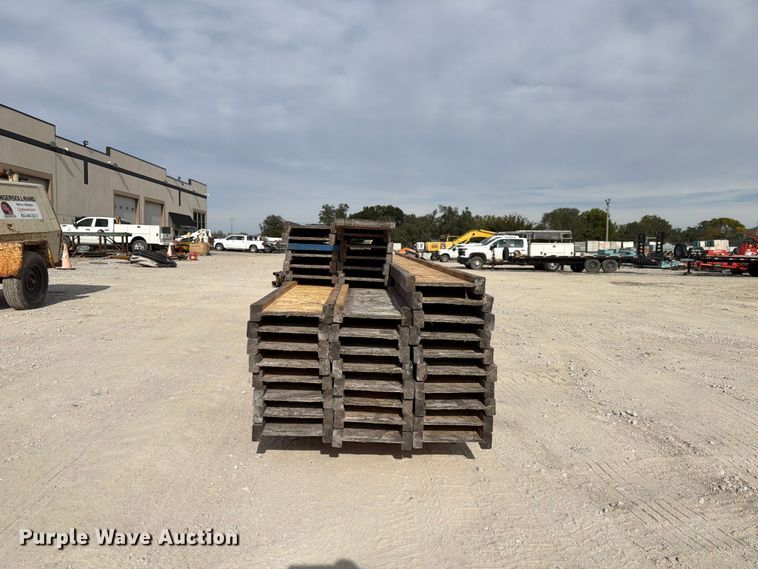 image for item FU0579 Approximately 36 ceiling joist