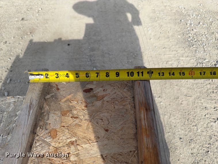 image for item FU0579 Approximately 36 ceiling joist