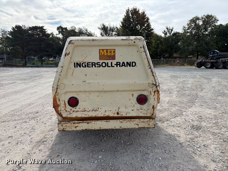 image for item FU0587 1988 Ingersoll Rand P175WD air compressor